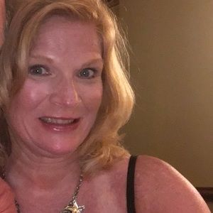 Meet your Posher, Denice